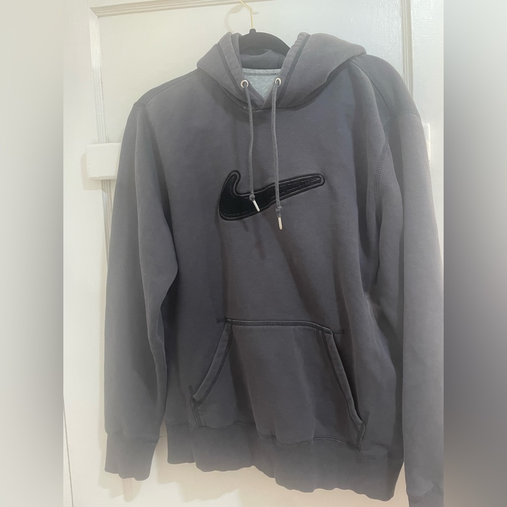 Grey vintage Nike hoodie